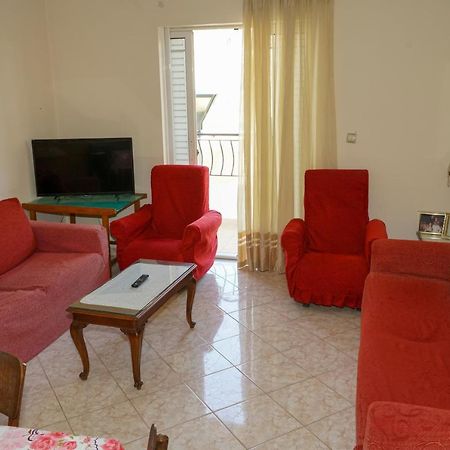 Connie'S Apartments ซารานเดอ ภายนอก รูปภาพ